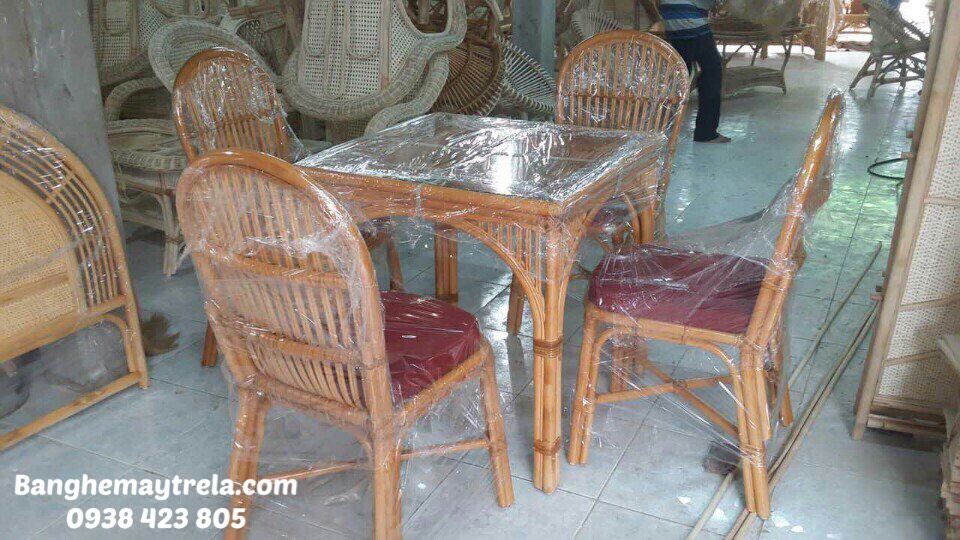 
								Bàn ghế phòng ăn mây tre MA214