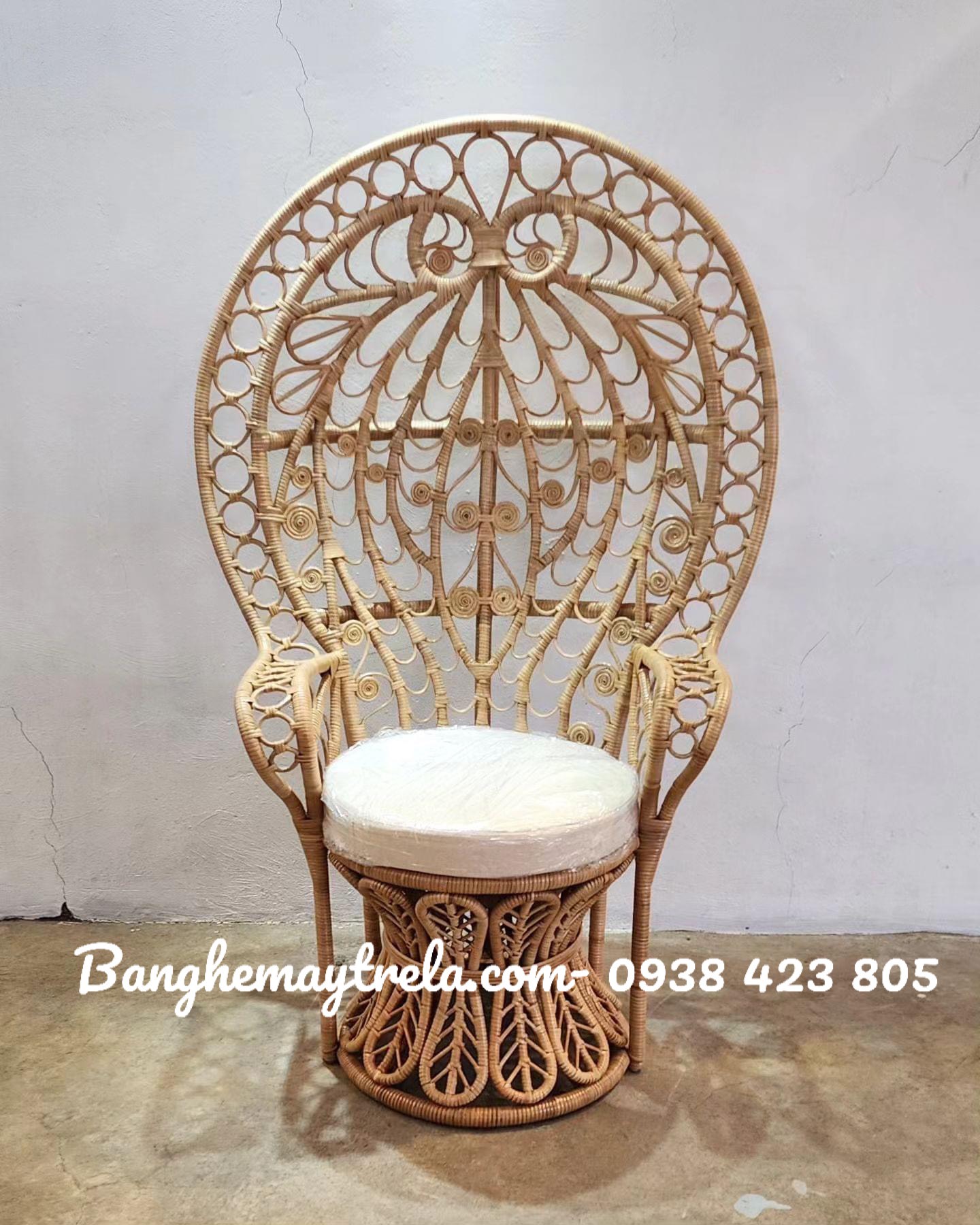 
								Ghế đuôi công mây tự nhiên decor chụp hình MA690